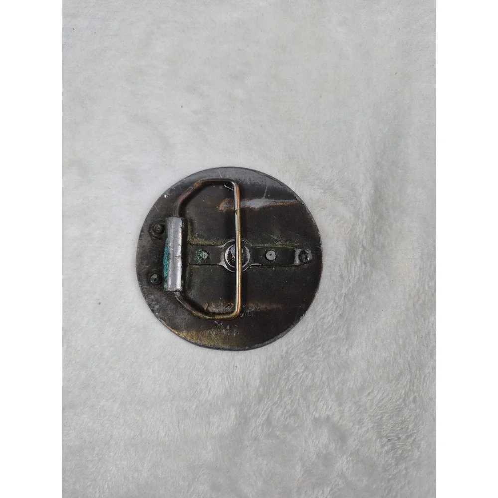 Unbranded belt buckle